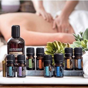 AromaTouch Massasje kit m/Eteriske oljer og massasje kurs